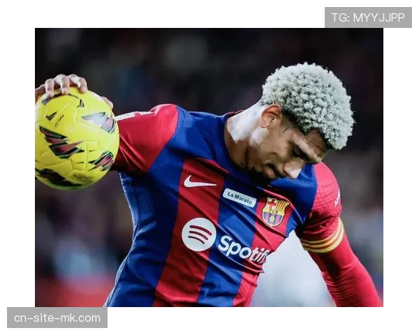 巴萨不敌大巴黎后球迷惊呼弗里克频繁意外成焦点引发热议